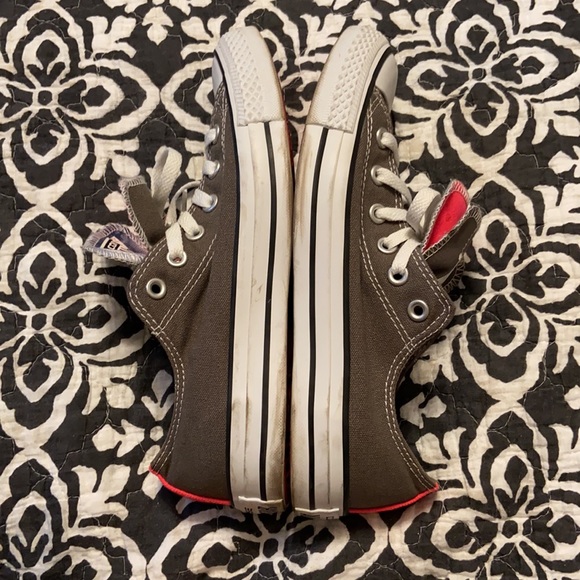 Converse Low Tops - Picture 7 of 8